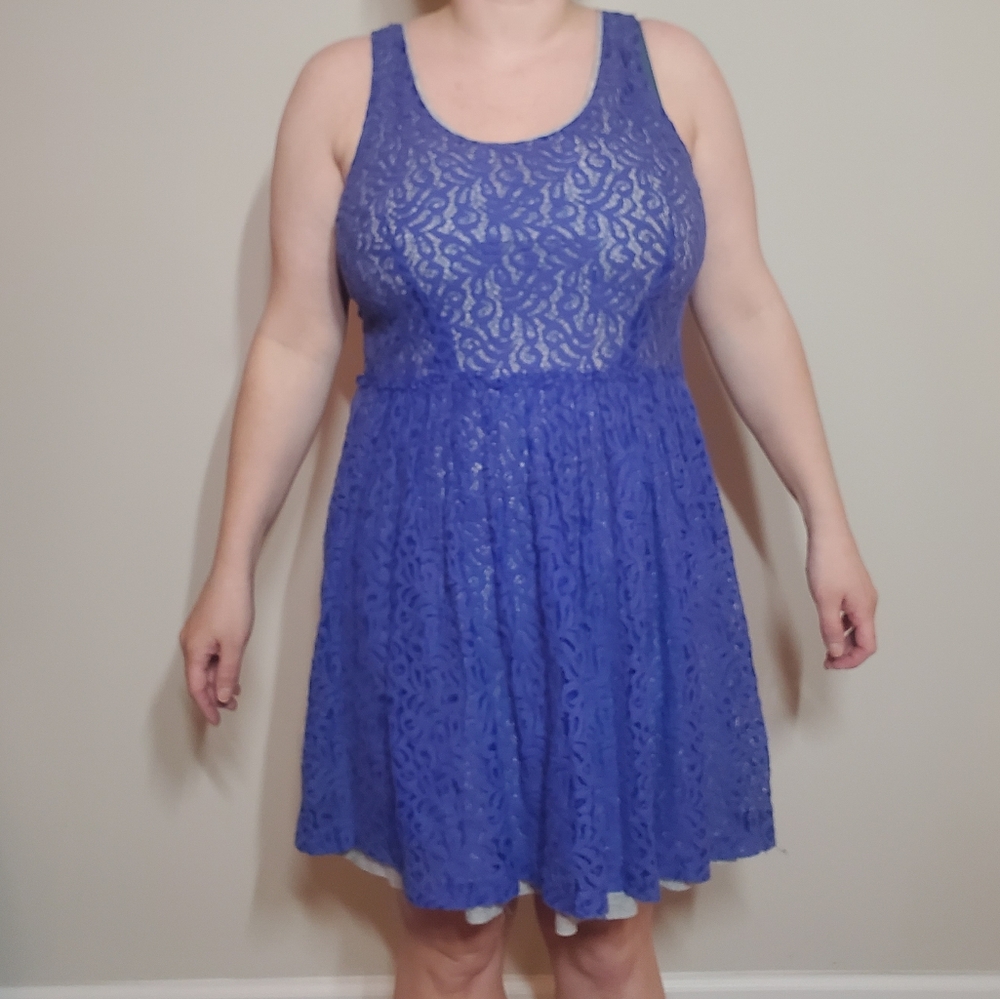 Lace dress with open back